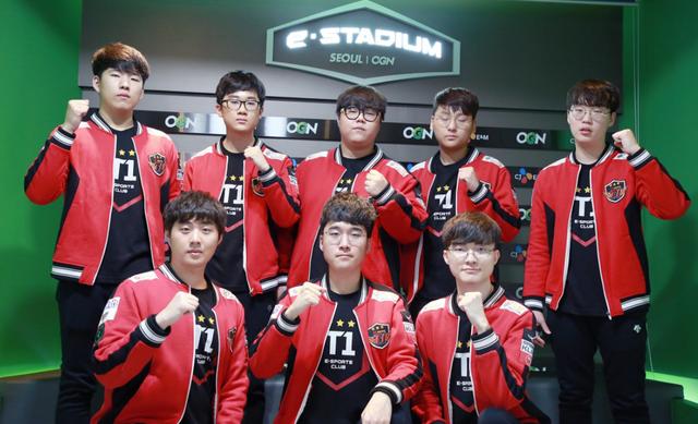 莱万射门的 莱万射门的