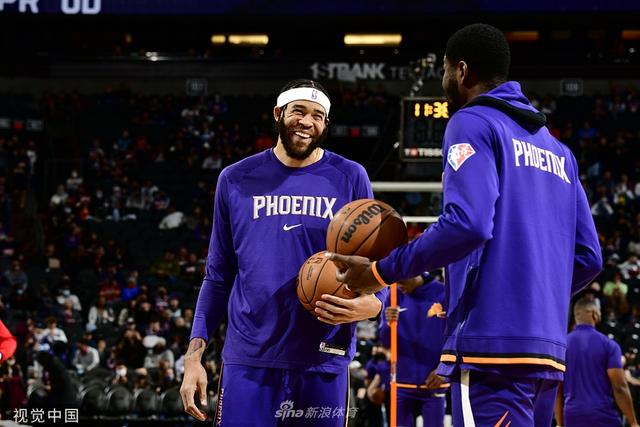 通过社交媒 通过社交媒