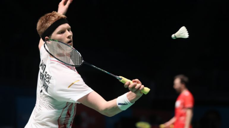 技体育与商 技体育与商