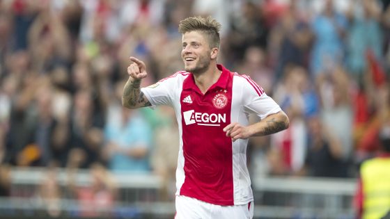 展现出了卓 展现出了卓